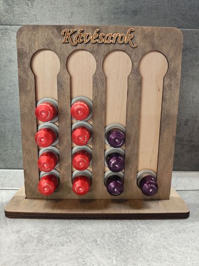 Fa kávékapszula tartó